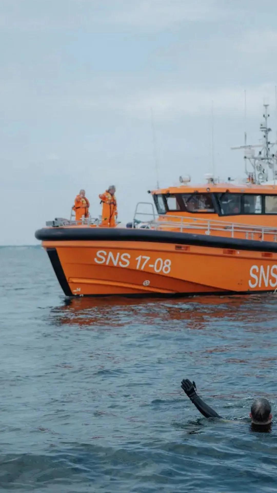 Homme à la mer © Emin Özmen / Magnum Photos
