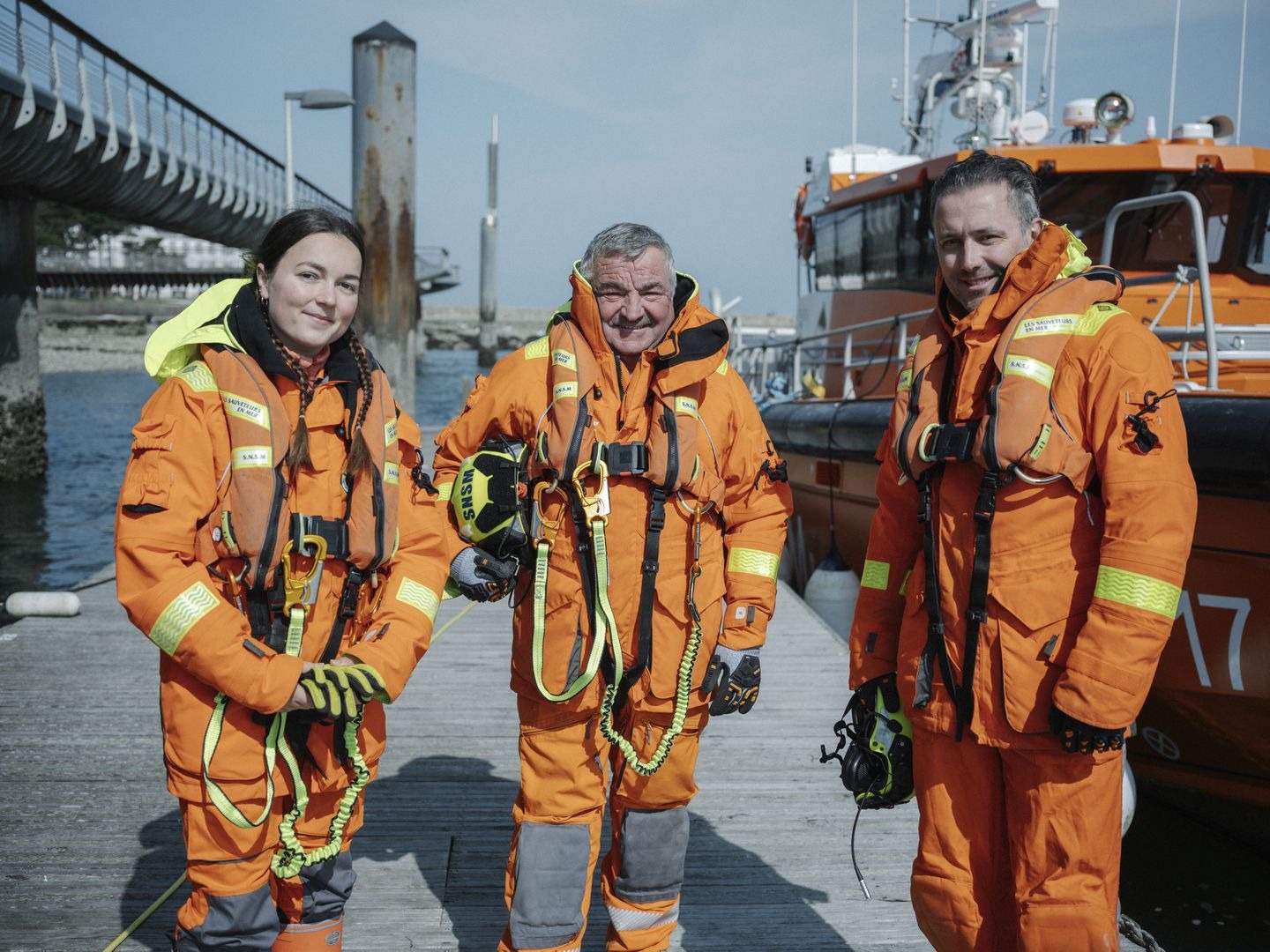 Sauveteurs sur le quai