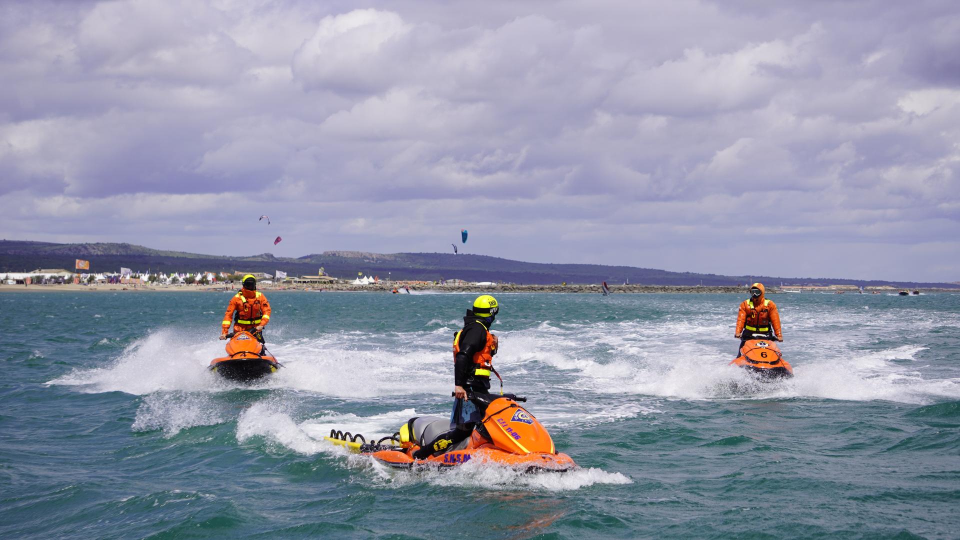 sauveteurs-en-mer-défi-kite-wind-wing-gruissan-snsm-cfi-toulouse