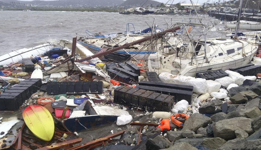 Le port de plaisance de Dzaoudzi après le passage du cyclone